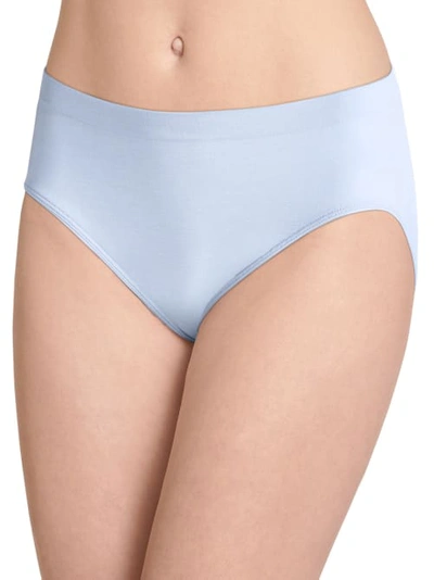 Jockey Smooth & Shine Seamfree Hi-cut Brief In Baby Breath