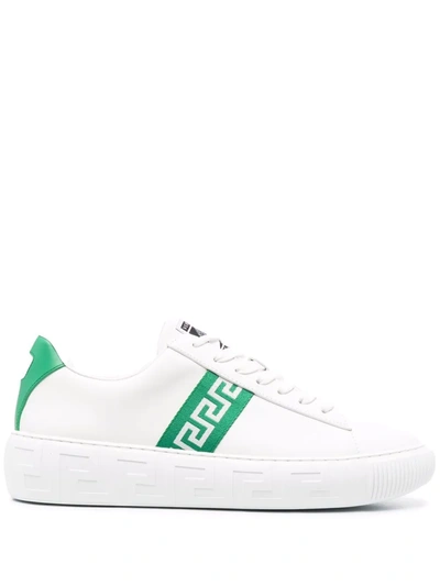 Versace Greca 条纹低帮板鞋 In White/ Green