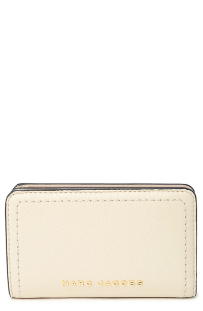 Marc Jacobs Topstitched Compact Zip Wallet In Marshmallow