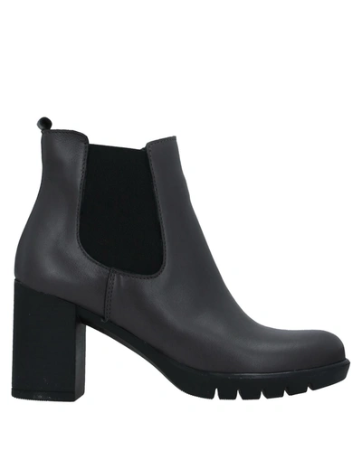 Vincent Vega Ankle Boots In Grey