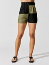 Matthew Bruch Colorblock Shorts In Army,black Linen