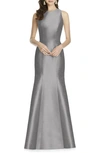 Alfred Sung Bow-back Trumpet Gown In Grey