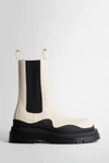 Bottega Veneta Men's Contrast-sole Leather Tire Boots In Off-white