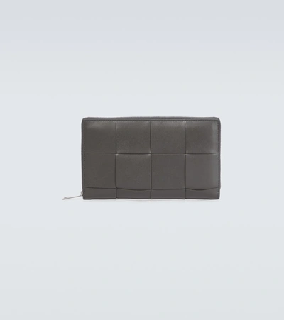 Bottega Veneta Zipped Intrecciato Leather Wallet In Light Graphite Silver