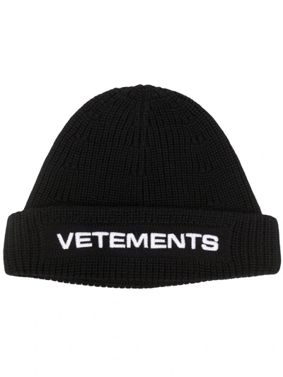 Vetements Embroidered-logo Ribbed Beanie In Black