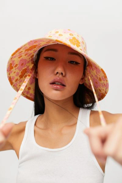 URBAN OUTFITTERS
Uo Printed Wide Brim Bucket Hat In Assorted Urban Outfitters Uo Printed Sherpa Bucket Hat in White | Lyst main image 2