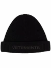 VETEMENTS EMBROIDERED LOGO CHUNKY-KNIT BEANIE