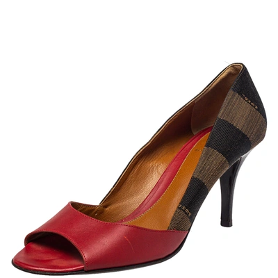 Pre-owned Fendi Red Leather And Brown Pequin Canvas Peep Toe Pumps Size 39.5