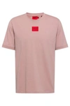 HUGO HUGO BOSS - REGULAR FIT COTTON T SHIRT WITH RED LOGO LABEL - LIGHT BROWN