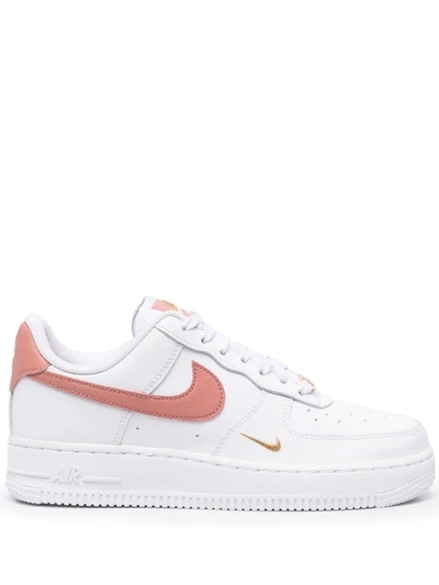 Nike Air Force 1 '07 Ess Sneakers In Weiss