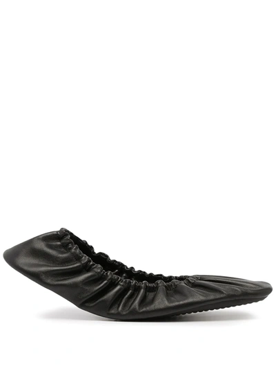 Balenciaga Tug Ruched Leather Ballet Flats In Black