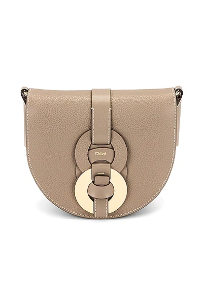 Chloé Darryl Small Textured-leather Shoulder Bag In Light Grey