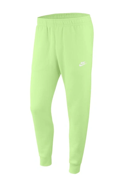 Nike Club Pocket Fleece Joggers In Ltlqlm/white