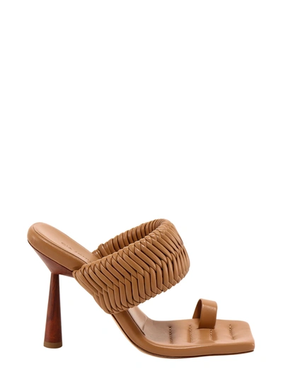 Gia X Rhw 100mm Rosie 1 Woven Leather Thong Sandal In Brown