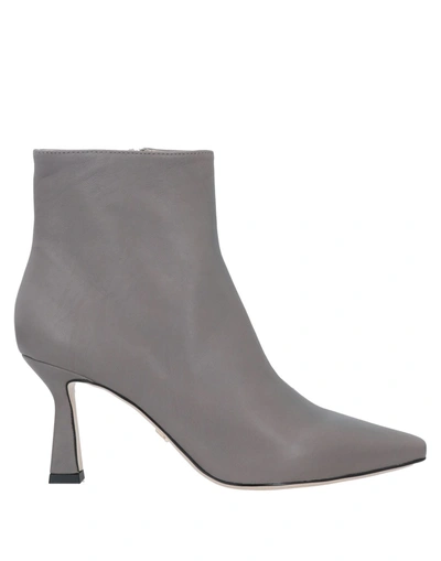 Lola Cruz Ankle Boots In Grey