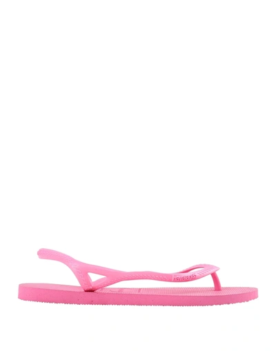 Havaianas Toe Strap Sandals In Red