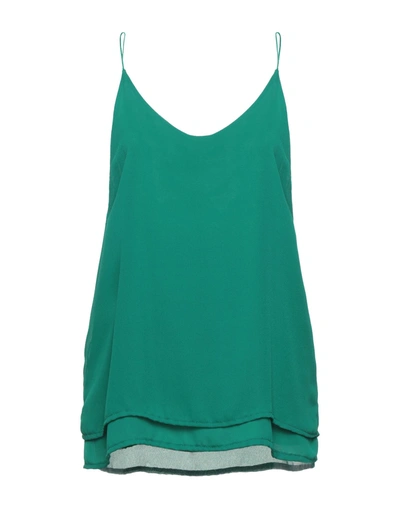 Soallure Tops In Emerald Green