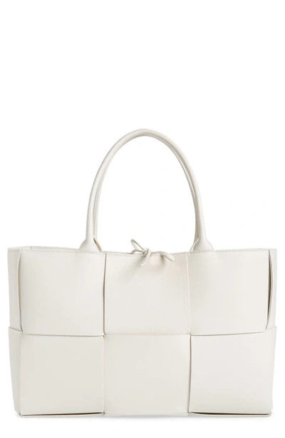 Bottega Veneta Womens White Arco Small Intrecciato Leather Tote Bag In White-gold