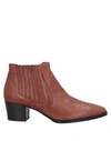 Tod's Ankle Boots In Brown