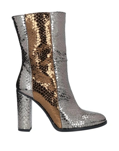 Tipe E Tacchi Ankle Boots In Silver