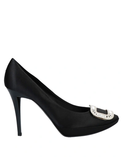 Roger Vivier Pumps In Black