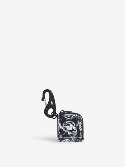 Alexander Mcqueen Skulls Print Keychain In Black