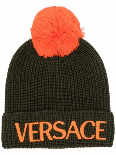 Versace Logo印花针织套头帽 In Grün