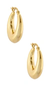 Lili Claspe Becca Hoops In Metallic Gold