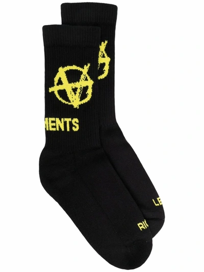 Vetements Logo Knit Ankle Socks In Black