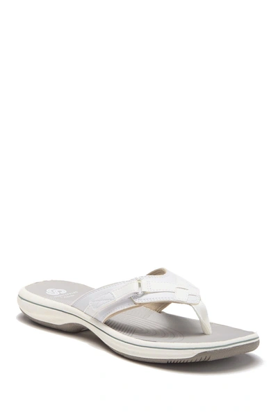 Clarks Breeze Sea Sandal In White Synt