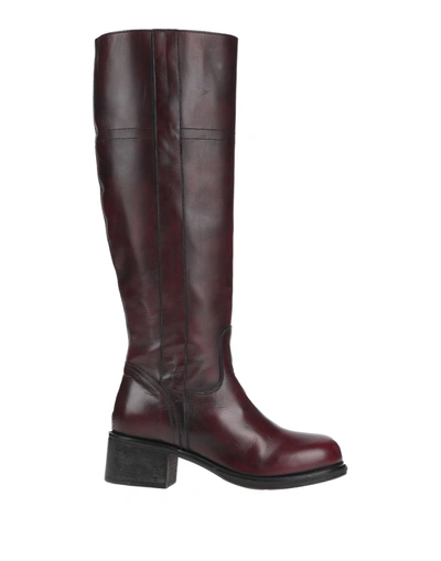 Moma Knee Boots In Maroon