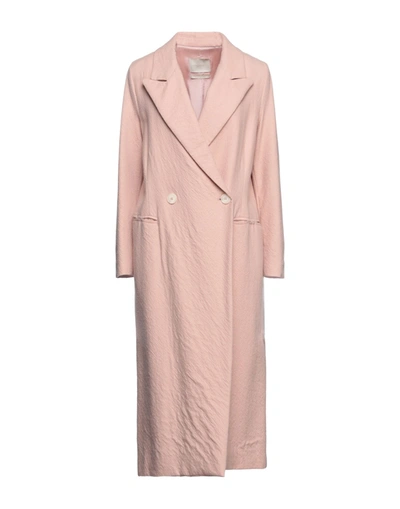 Momoní Coats In Pastel Pink