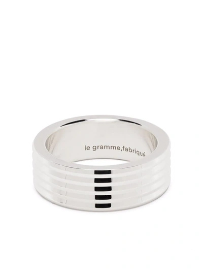 Le Gramme Guilloché Horizontal Ribbon Ring In Silber