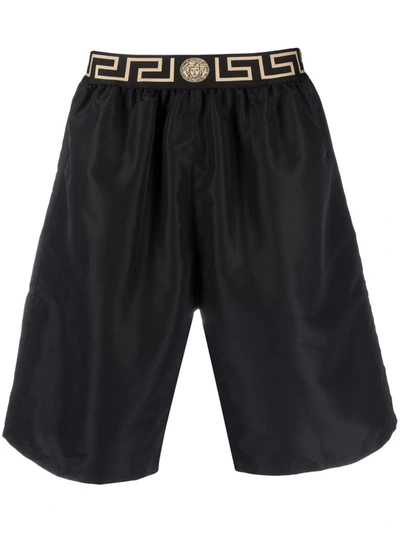 Versace Greca-waistband Knee-length Shorts In Schwarz