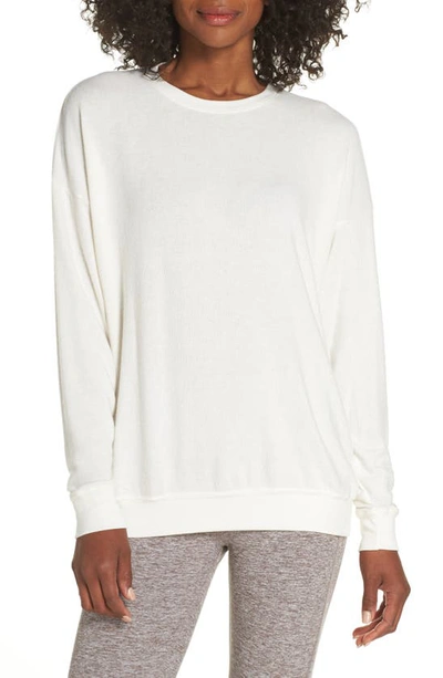 Alo Yoga Soho Pullover In Pristine Heather