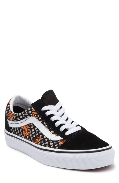 Vans Old Skool Sneaker In Tiger Flo