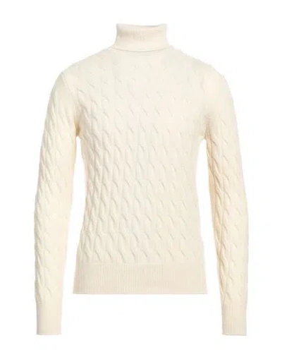 +39 Masq Man Turtleneck Ivory Size 42 Wool In White