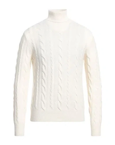 +39 Masq Man Turtleneck White Size 40 Wool