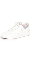 On The Roger Advantage Sneakers In White/rose