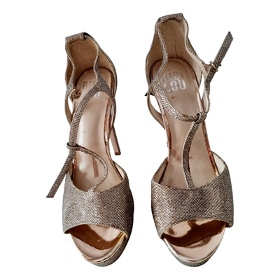 Pre-owned Bibi Lou Leather Sandals In Gold