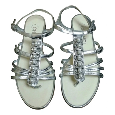 Pre-owned Chanel Patent Leather Sandal In Silver