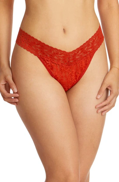 Hanky Panky Regular Rise Lace Thong In Roasted