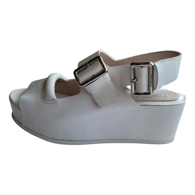 Pre-owned Carven Leather Sandal In White