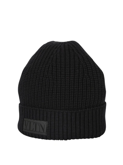 Valentino Garavani Vltn Ribbed-knit Beanie Hat In Black