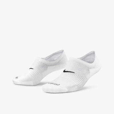 Nike Women's Everyday Plus Cushioned Training Footie Socks (3 Pairs) In White/black