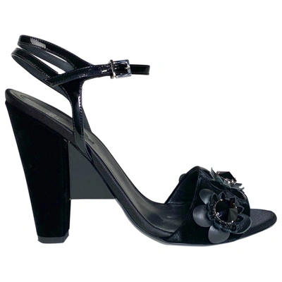 Pre-owned Fendi Velvet Sandals In Black