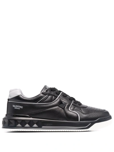 Valentino Garavani Black One Stud Low Sneakers In Nero