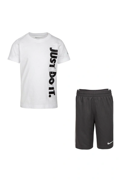 Nike 'just Do It' T-shirt & Shorts Set In Gaedk Ash