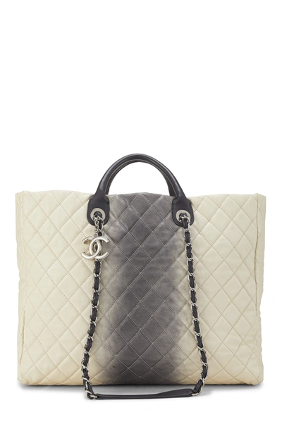 Pre-owned Chanel Cream & Grey Ombré Caviar Shopping Tote