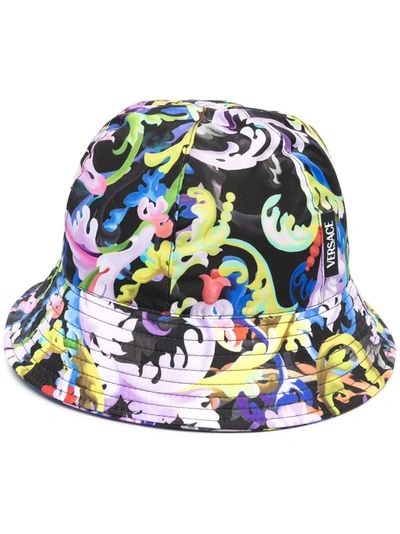 Versace 巴洛克印花渔夫帽 In Multicolor